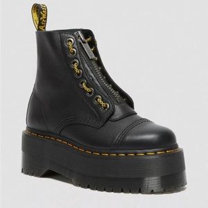 Dr. Martens Women’s SINCLAIR MAX PISA LEATHER PLATFORM BOOTS - Size 6